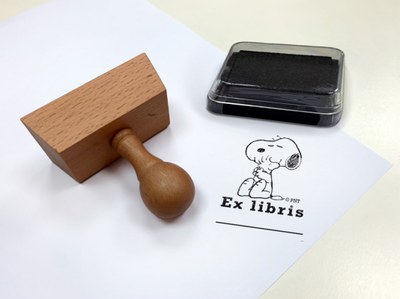 Timbro ex-libris. Snoopy